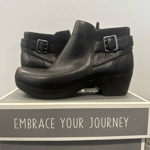 Dansko - Black Tate Neutral Milled Nappa - The Walking Store